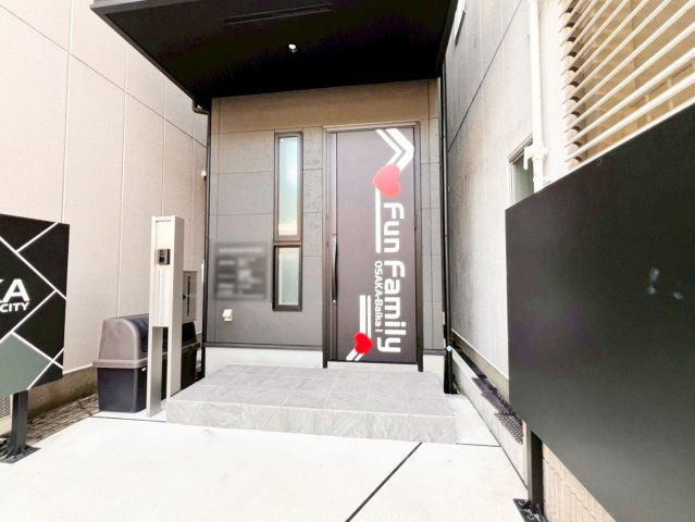3LDK House for Sale in Konohana Ward, Osaka - Thumbnail 2