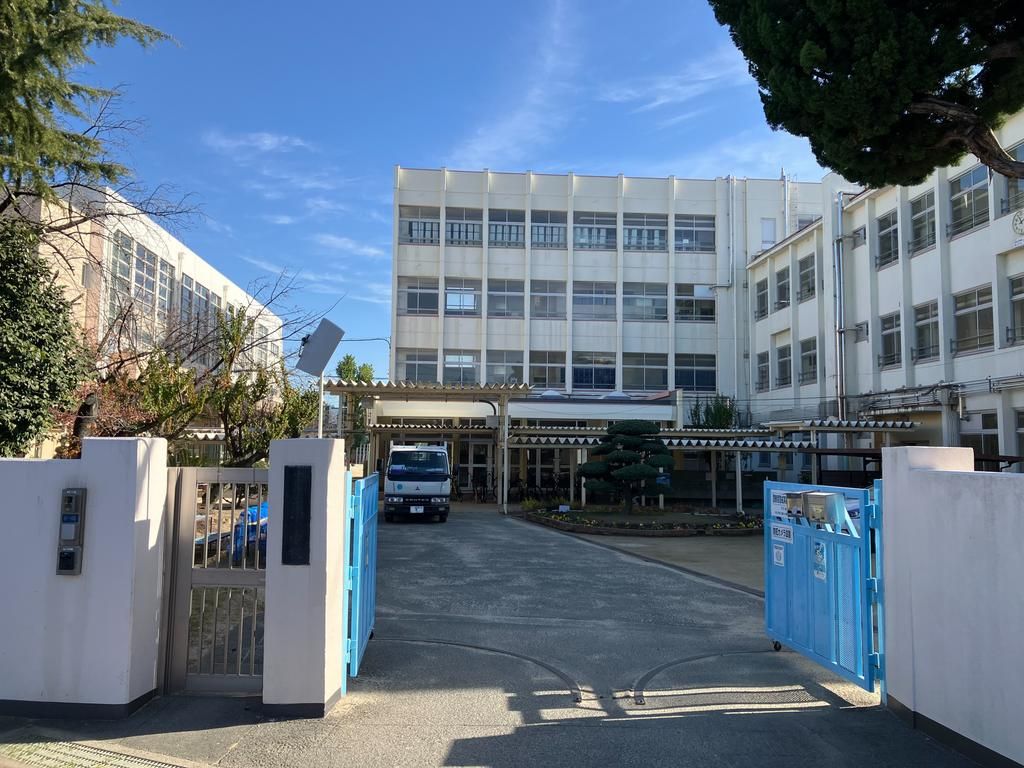 5LDK Detached House for Sale in Moriguchi, Osaka - Thumbnail 4