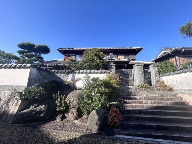 7LDK Detached House for Sale in Ibaraki, Osaka with Large Garden - Thumbnail 2