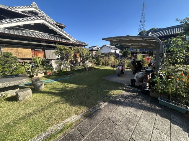 7LDK Detached House for Sale in Ibaraki, Osaka with Large Garden - Thumbnail 3
