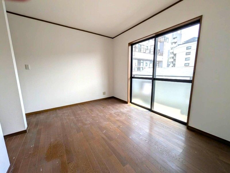4LDK Detached House for Sale Near Nozaki Station, Daito City - Thumbnail 3
