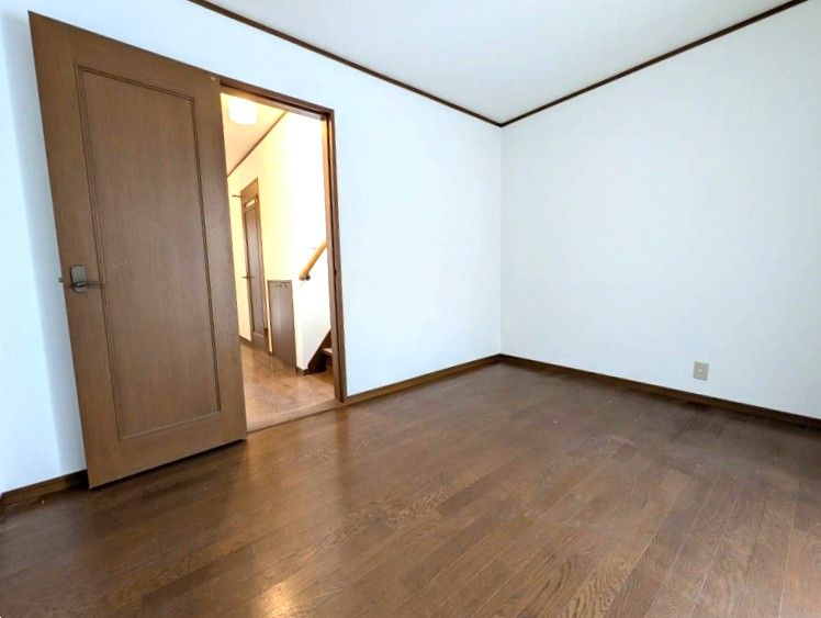 4LDK Detached House for Sale Near Nozaki Station, Daito City - Thumbnail 4