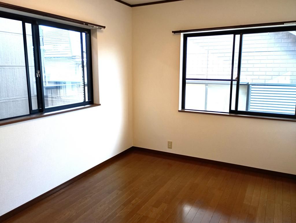Renovated 5LDK House for Sale Near Shigisannomoto Station, Nara - Thumbnail 4