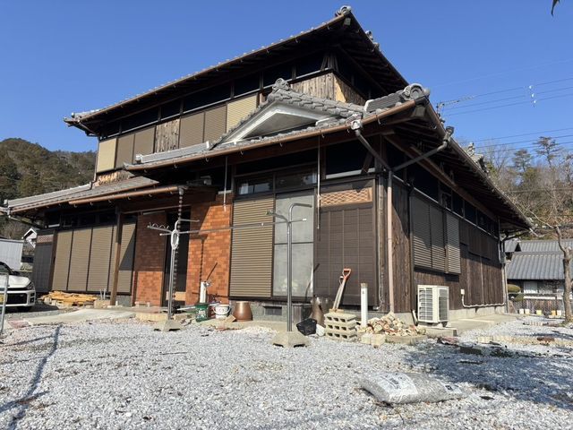 Renovation-Ready 6DK House on Large Plot in Taka, Hyogo - Image 1