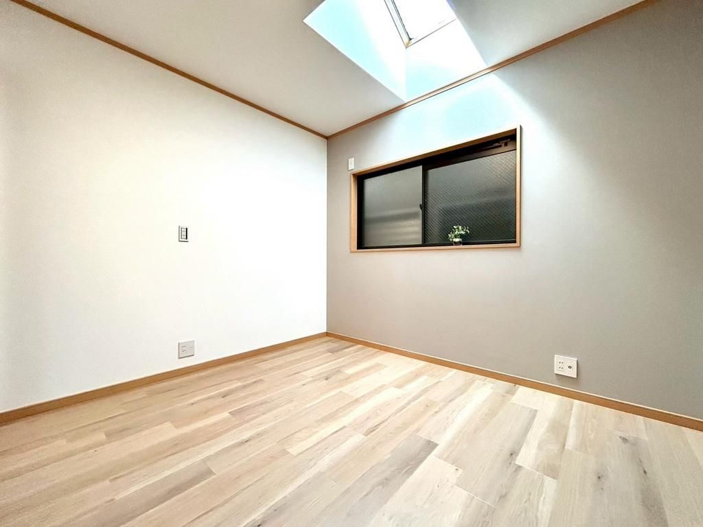 Renovated 4LDK House for Sale Near Shosenji Station, Osaka - Thumbnail 3