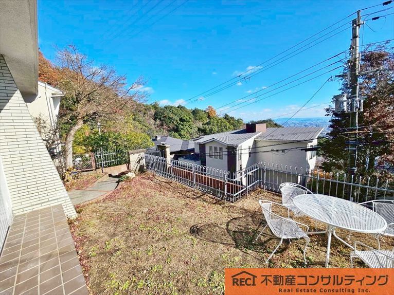 Renovated 4LDK House with Panoramic Views in Nishinomiya - Thumbnail 3
