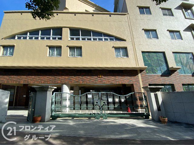 2-Story Corner Lot House in Kobe Central Ward - 2LDK - Thumbnail 2
