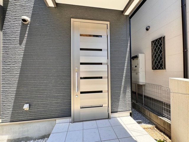 Renovated 3LDK Detached House for Sale in Osaka Sayama - Thumbnail 2