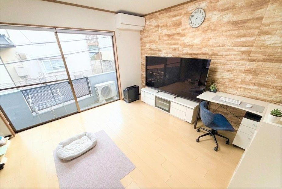 4LDK Wooden House for Sale in Suita, Osaka - Near Senrioka Station - Thumbnail 2