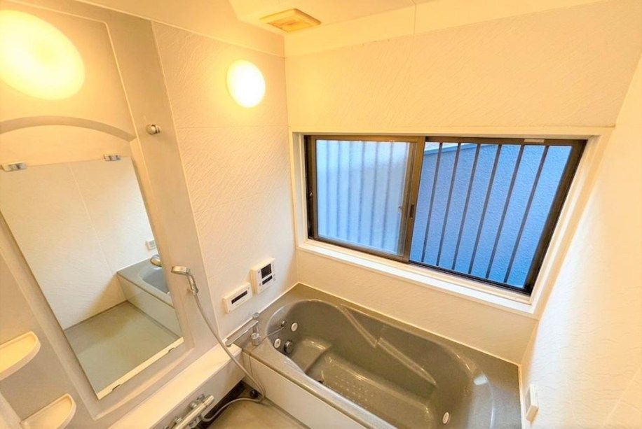 4LDK Wooden House for Sale in Suita, Osaka - Near Senrioka Station - Thumbnail 3