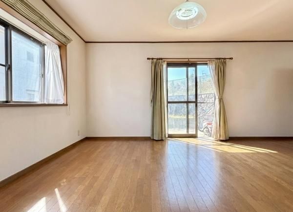4LDK Detached House with Mountain Views near Minoh Station - Thumbnail 4