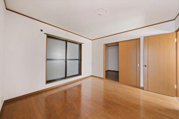 5LDK Detached House for Sale near Himeshima Station, Osaka - Thumbnail 4