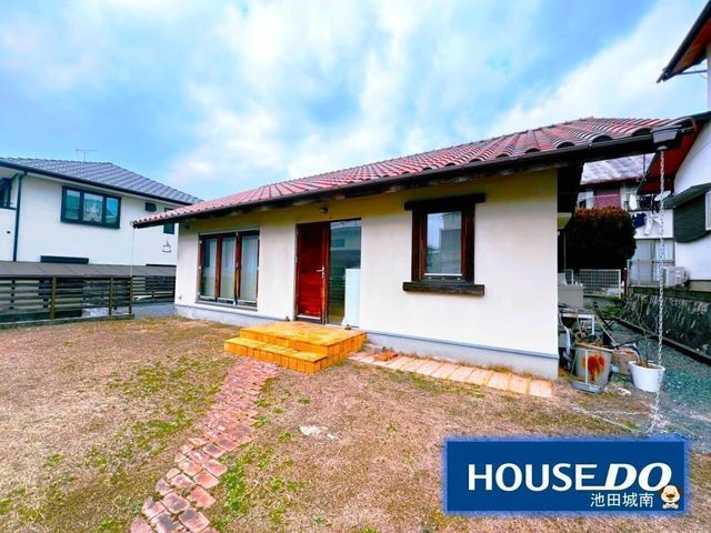 Log-style 1LDK House with Loft and Garden in Kawanishi - Thumbnail 3