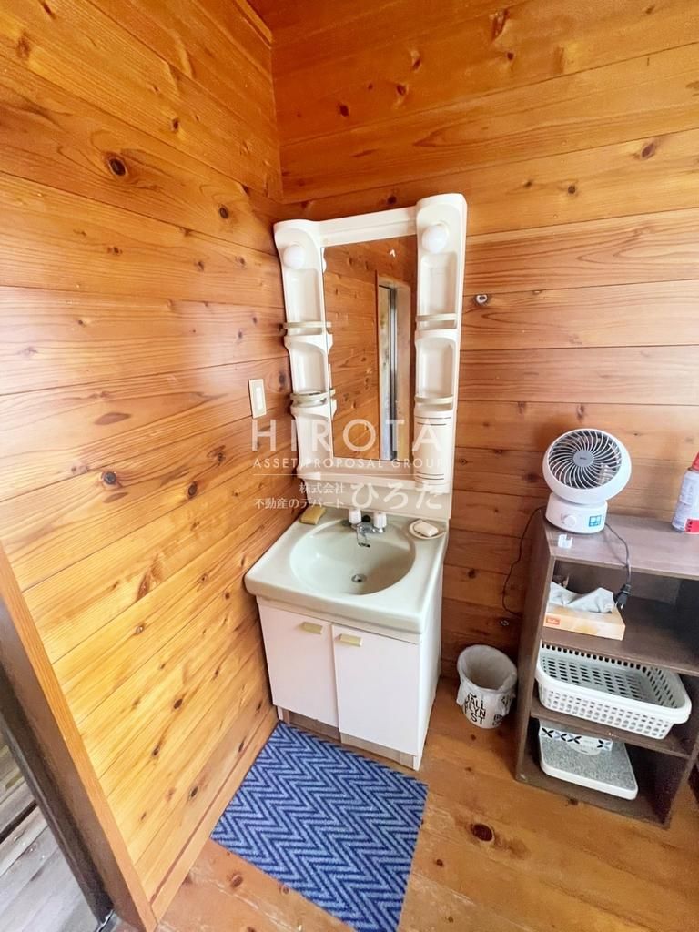 3LDK Wooden House for Sale in Yufuin, Oita with Onsen - Thumbnail 4