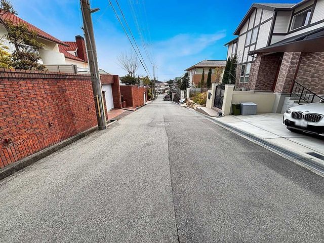 7SLDK Detached House for Sale in Nishinomiya, Hyogo - 233 sqm - Thumbnail 3