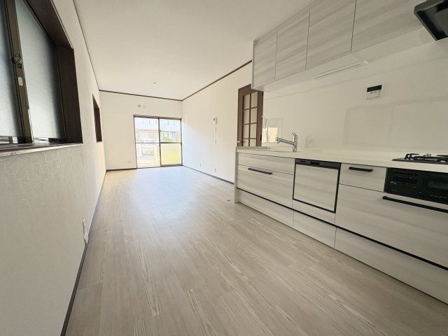 Renovated 3LDK House in Kobe Tarumi Ward, Hyogo - Thumbnail 3