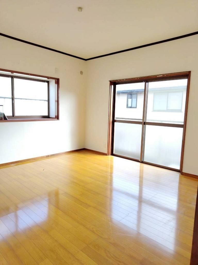 Detached House for Sale in Kobe's Hiroyama District - Thumbnail 3