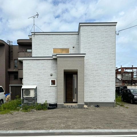 4LDK Modern House in Tomakomai, Hokkaido | 2019 Build with Parking - Thumbnail 3