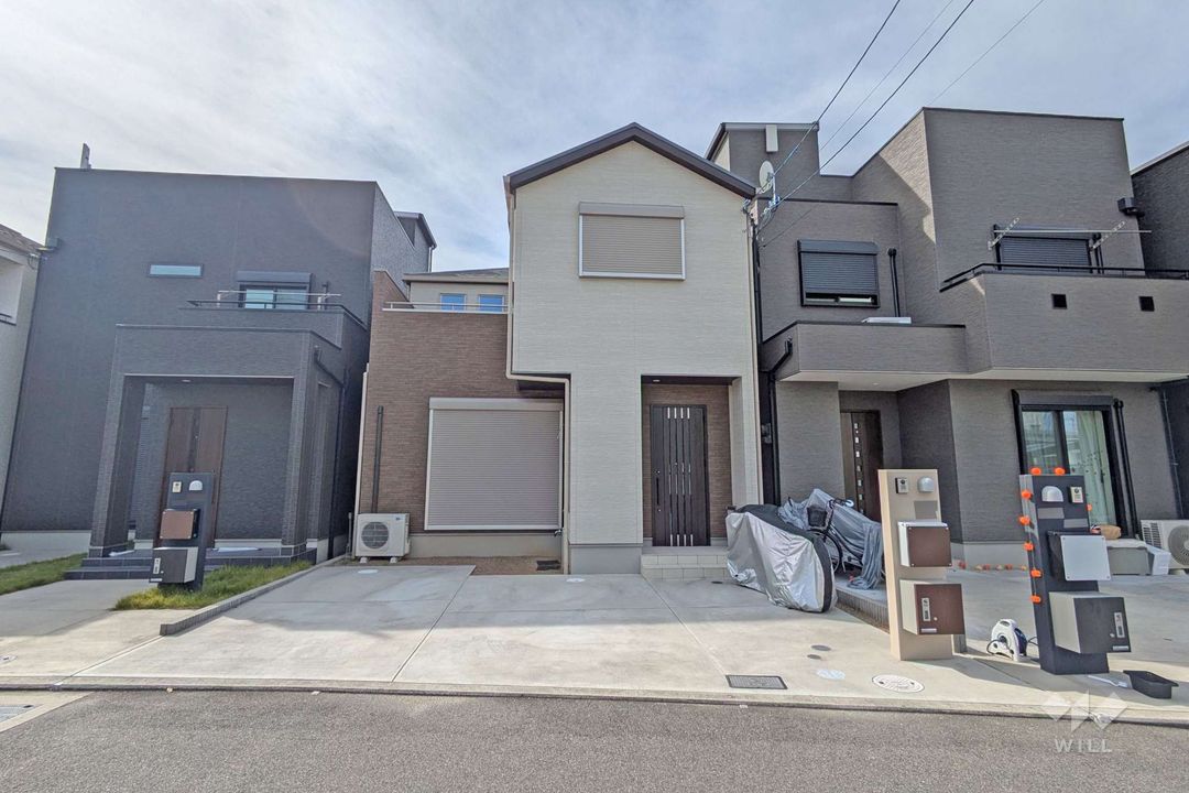 Modern 3LDK House for Sale in Ibaraki, Osaka - 2022 Build - Thumbnail 2