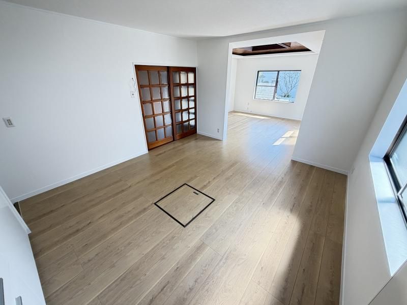 Renovated 4SLDK House for Sale in Sakai, Osaka - Corner Lot - Thumbnail 4