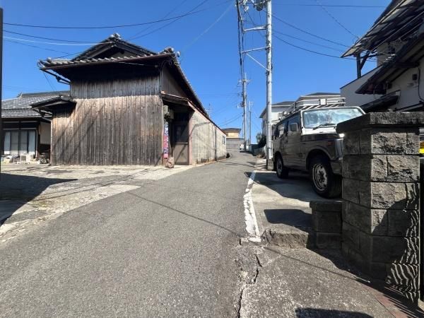 5DK Fixer-Upper House for Sale in Kumatori, Osaka - Thumbnail 2