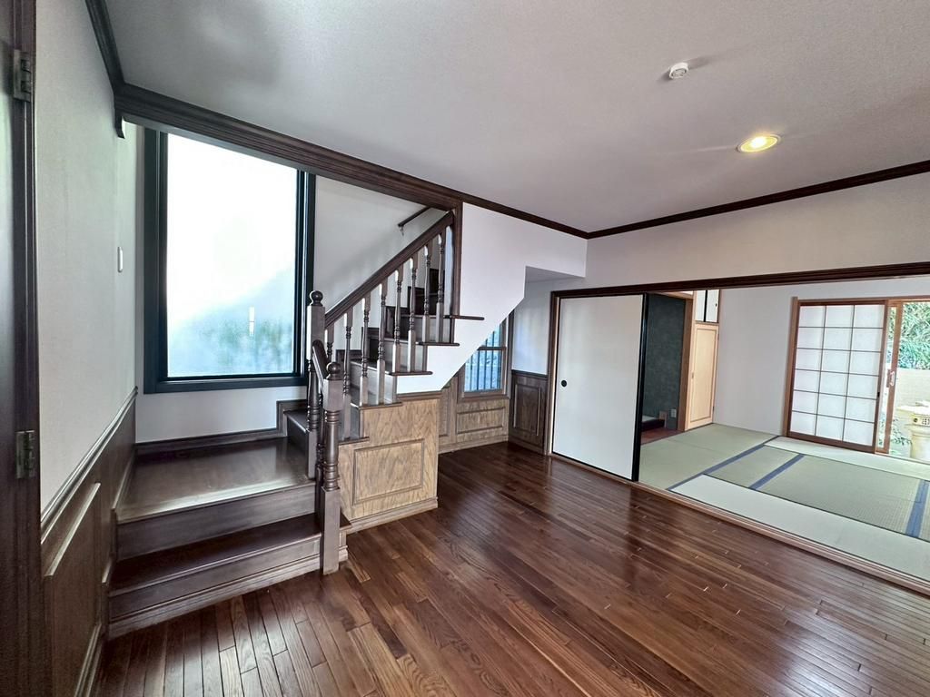 4LDK House for Sale in Kobe Nada Ward with Ocean View - Image 1