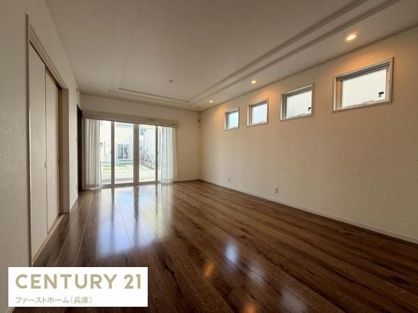 2016-Built 4LDK House with Carport in Taishi Town, Hyogo - Thumbnail 3