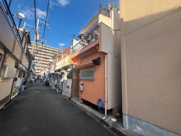 Terrace House for Sale in Higashiosaka, Osaka - 5 Min Walk to Station - Thumbnail 2