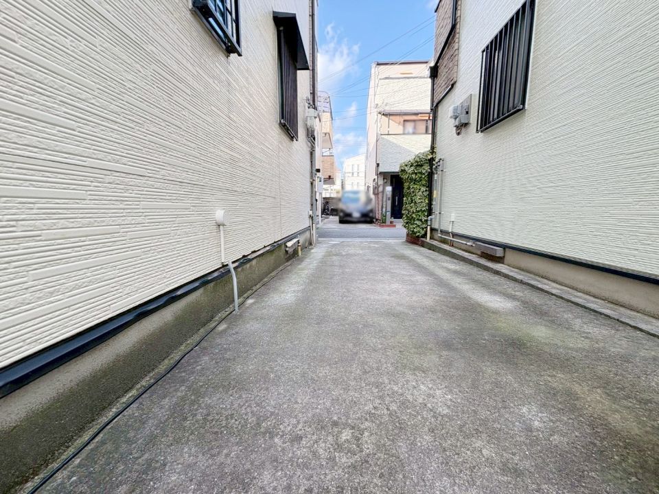 4LDK Detached House for Sale in Higashinada-ku, Kobe - Thumbnail 2