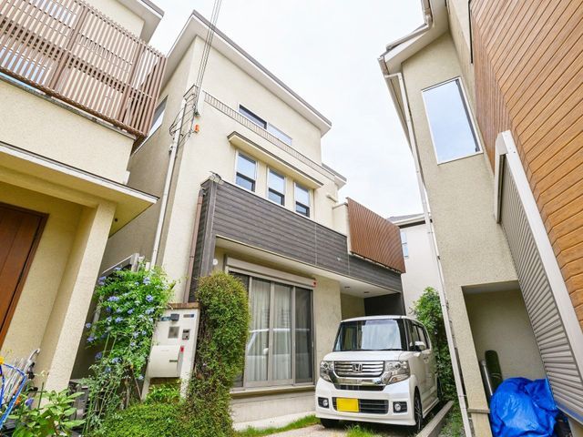 4LDK Detached House for Sale in Nishiyodogawa, Osaka - Image 1
