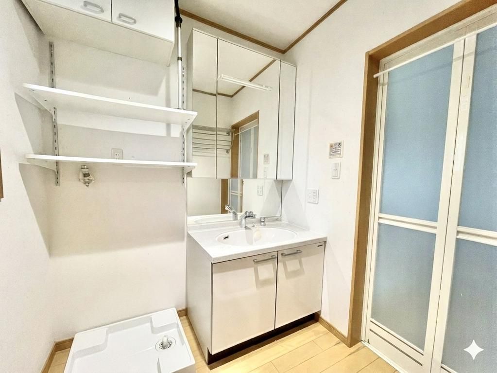 4LDK House for Sale in Nishiyodogawa, Osaka, 101 sqm - Thumbnail 3