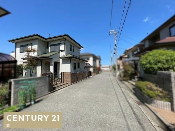 5LDK House for Sale in Wakayama City Near Higashi-Matsue Station - Thumbnail 3