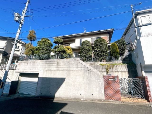 Renovated 4LDK House for Sale in Yawata, Kyoto - Thumbnail 2