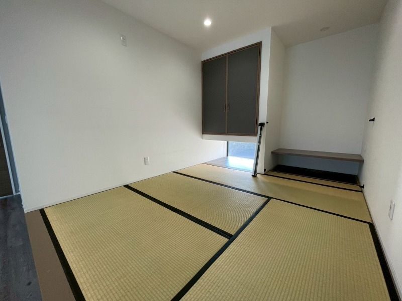 Modern 4LDK House for Rent in Oshima, Kagoshima - Thumbnail 3