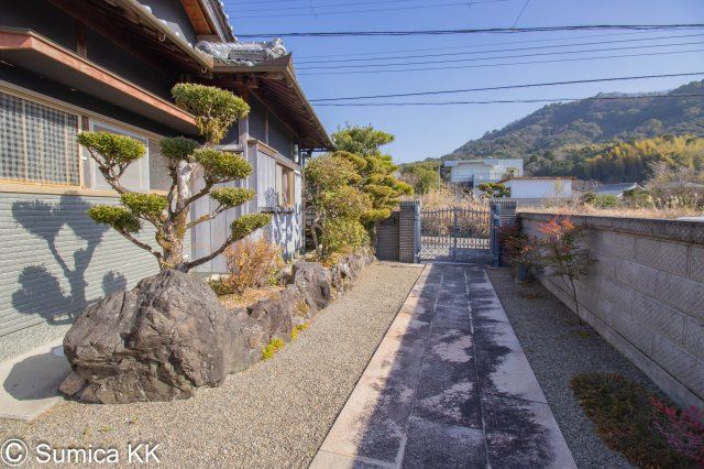 10DK Traditional House with 1063 sqm Land in Kainan, Wakayama - Thumbnail 2