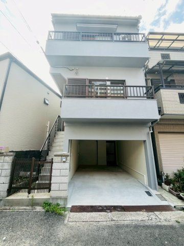 2LDK Used House for Sale in Neyagawa, Osaka - 90.18 sqm - Thumbnail 3
