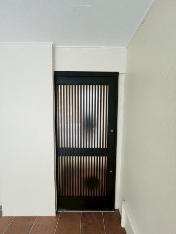 2LDK Used House for Sale in Neyagawa, Osaka - 90.18 sqm - Thumbnail 4