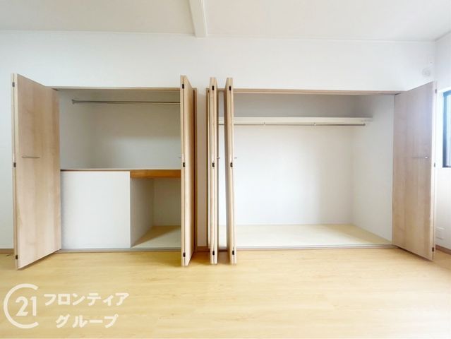 3LDK Renovated House for Sale in Suma, Kobe - Spacious Parking - Thumbnail 3