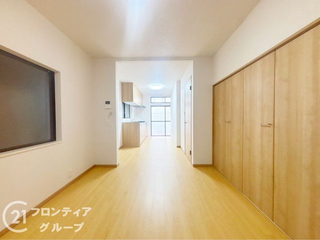 3LDK Renovated House for Sale in Suma, Kobe - Spacious Parking - Thumbnail 4