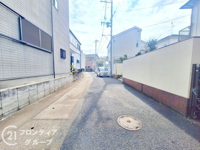 5SLDK Family House for Sale in Sakai Kita Ward, Osaka - Thumbnail 3