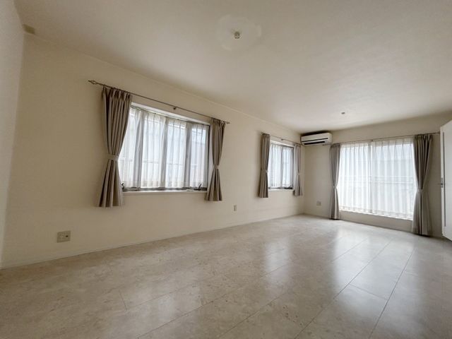 Detached House for Sale in Takashi, Osaka - 1SLDK, 91 sqm - Thumbnail 4