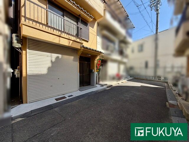 Renovated 4LDK House for Sale in Tsurumi, Osaka - Thumbnail 2