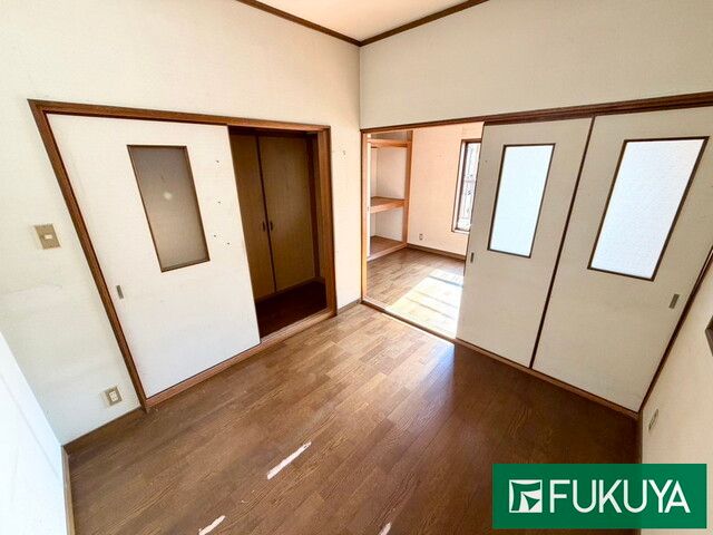 Renovated 4LDK House for Sale in Tsurumi, Osaka - Thumbnail 3