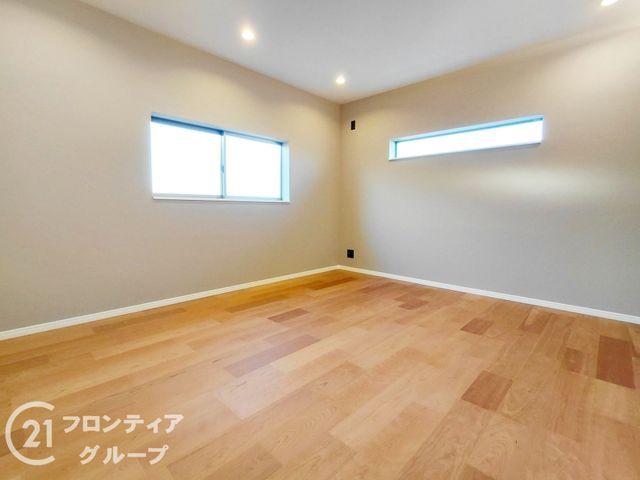 Modern 3LDK House for Sale in Hirakata, Osaka - Thumbnail 3