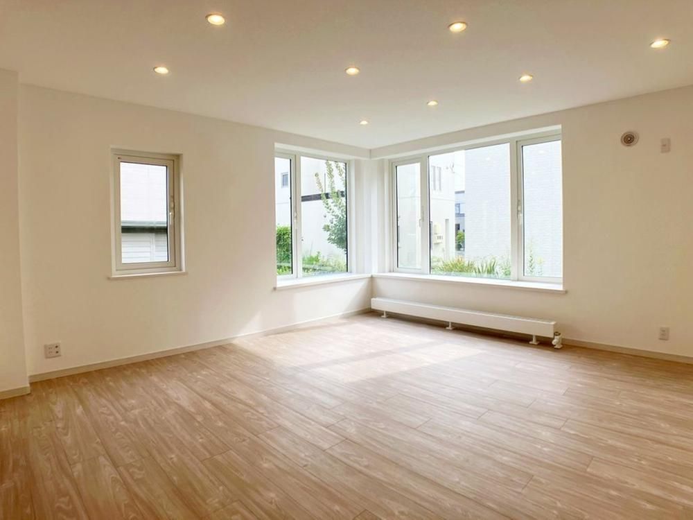 Renovated 4LDK House with Large Garden in Ebetsu, Hokkaido - Thumbnail 3