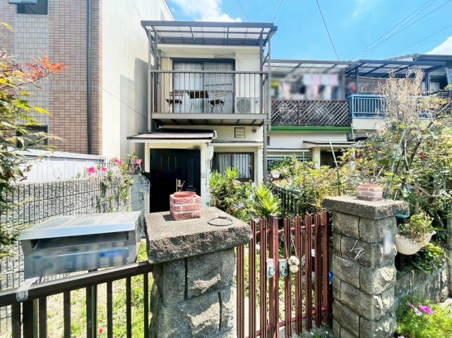 Renovated 4DK Townhouse Near JR Awaji Station in Osaka - Thumbnail 2