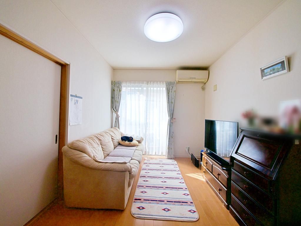 4LDK House for Sale in Hirakata, Osaka - 94.36 sqm - Thumbnail 2