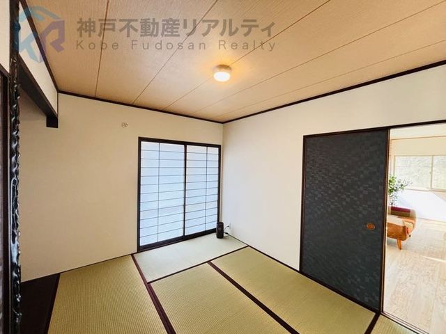 Renovated 4LDK House for Sale in Kobe's Sōyamachi - Thumbnail 4