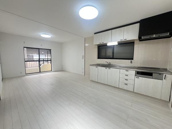 Renovated 3LDK House Near Furukawabashi Station, Kadoma - Thumbnail 2