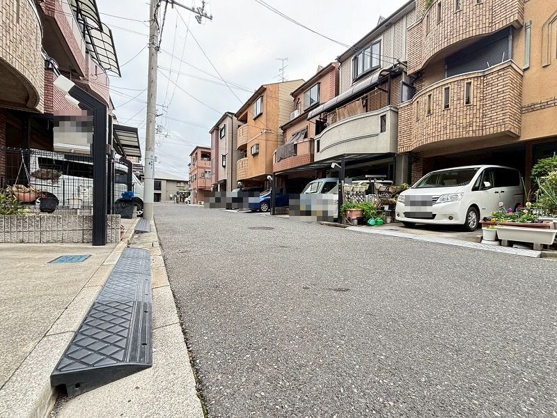 4LDK Detached House for Sale in Shijonawate, Osaka - Thumbnail 3